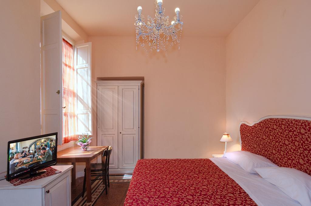 Hotel Galileo Pisa Buitenkant foto